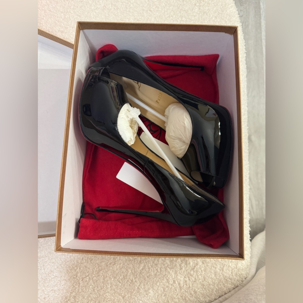 Christian Louboutin Privé Open Toe Pump